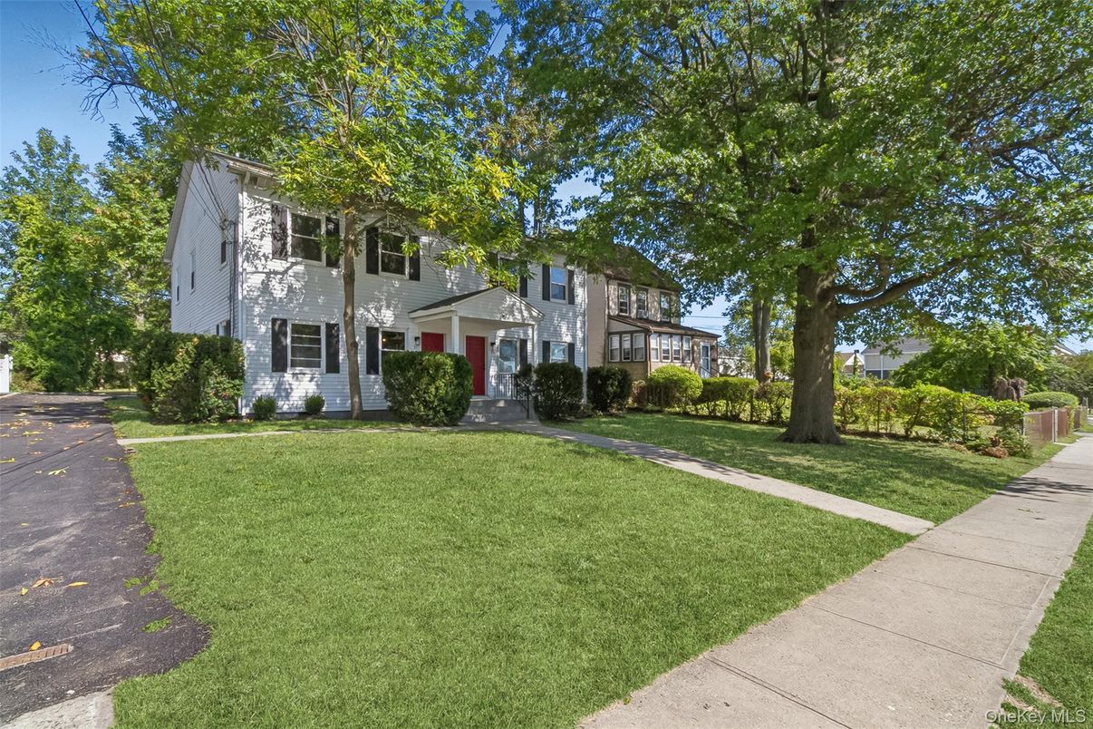 Exterior, Facade, Georgian