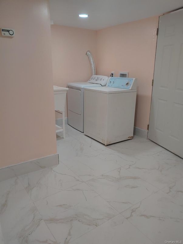 Interior, Marble, Recessed Lighting, Washer
