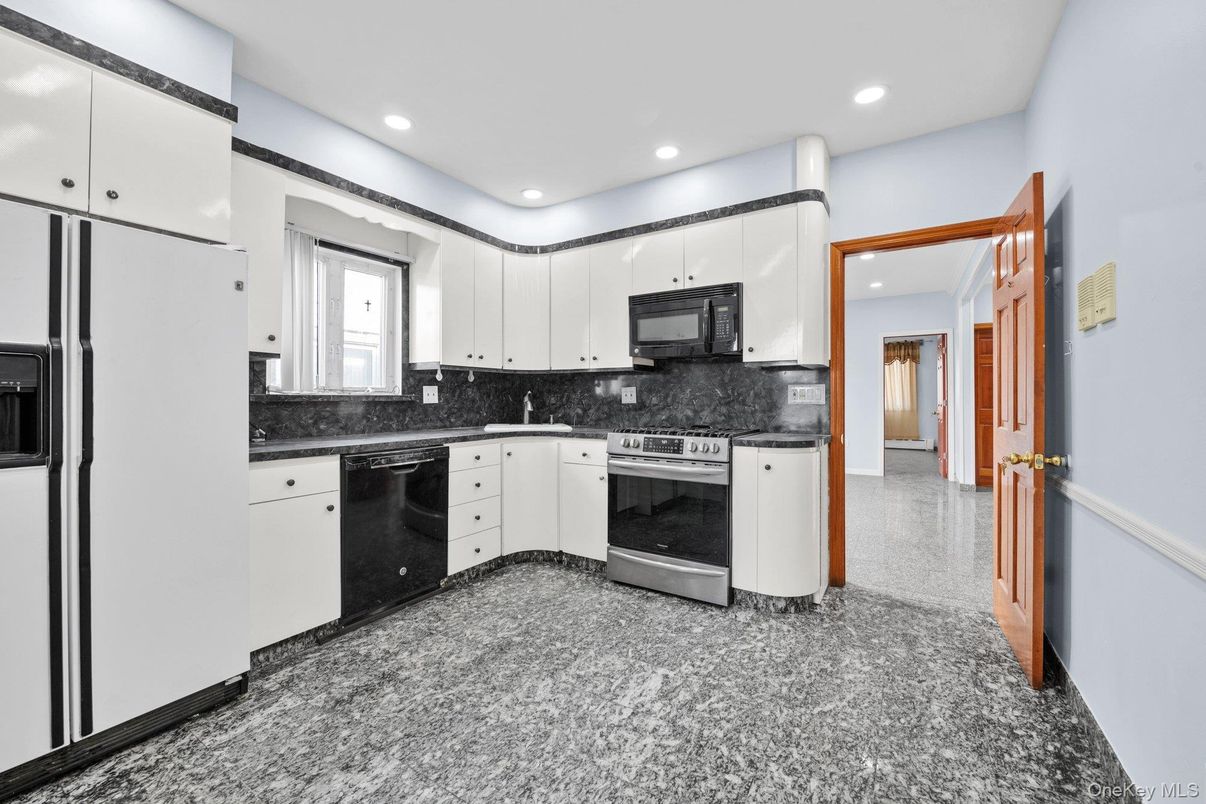 Interior, Kitchen, Recessed Lighting