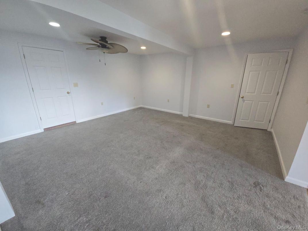 Empty room, Interior, Recessed Lighting