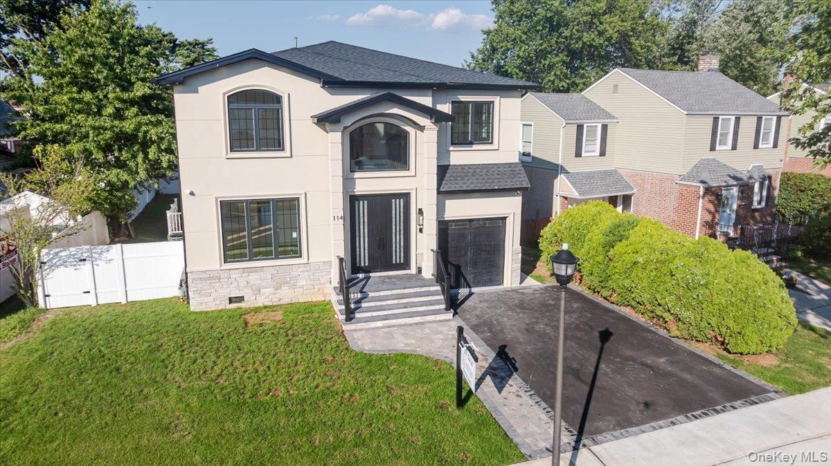 Attached, Exterior, Facade, French Provincial