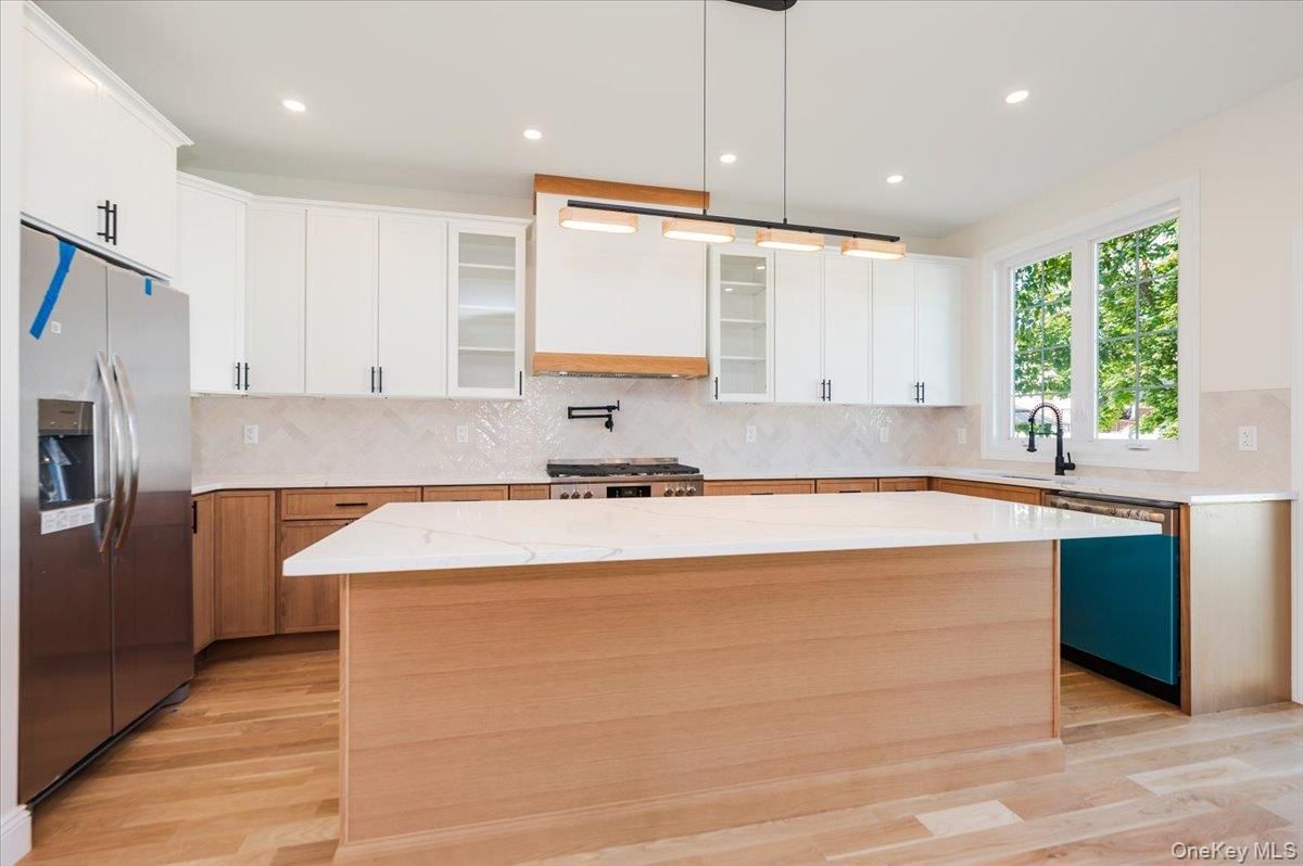Interior, Kitchen, Pendant Lights, Recessed Lighting, Wood Texture Flooring