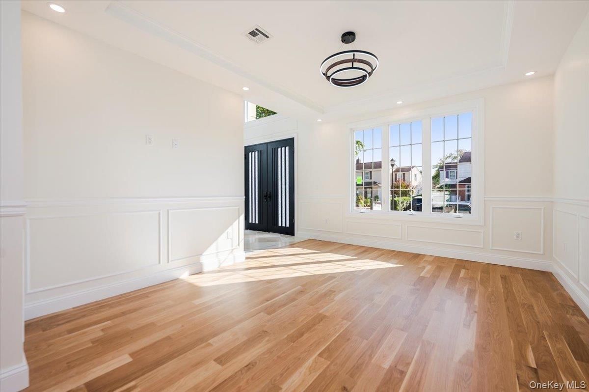 Empty room, Interior, Pendant Lights, Recessed Lighting, Wood Texture Flooring