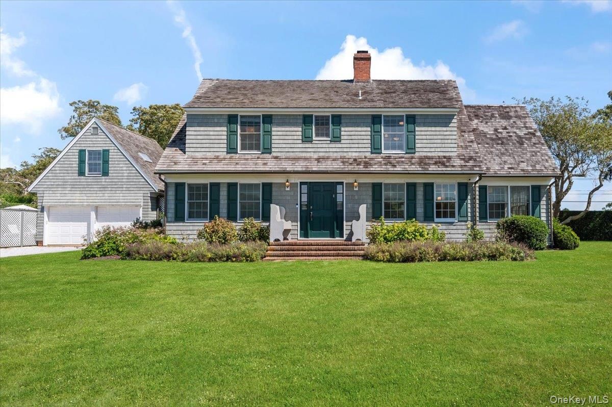 Attached, Exterior, Facade, Cape Cod