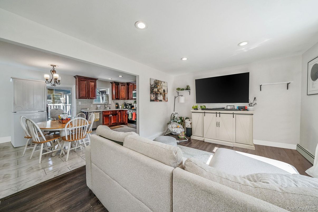 Chandelier, Dining room, Interior, Kitchen, Living room, Recessed Lighting, Wood Texture Flooring