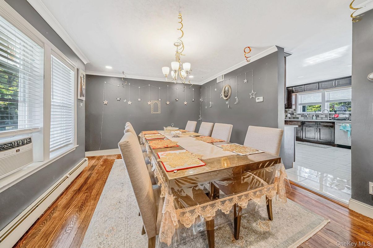 Chandelier, Dining room, Interior, Recessed Lighting, Wood Texture Flooring