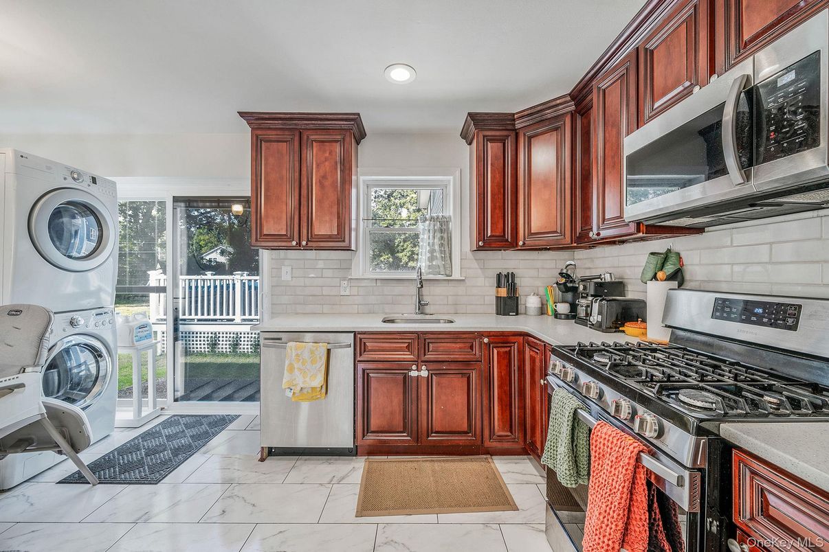 Interior, Kitchen, Marble, Recessed Lighting, Stainless Steel Appliances, Washer