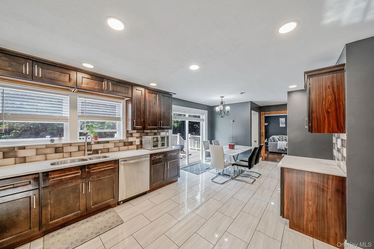 Chandelier, Dining room, Interior, Kitchen, Recessed Lighting