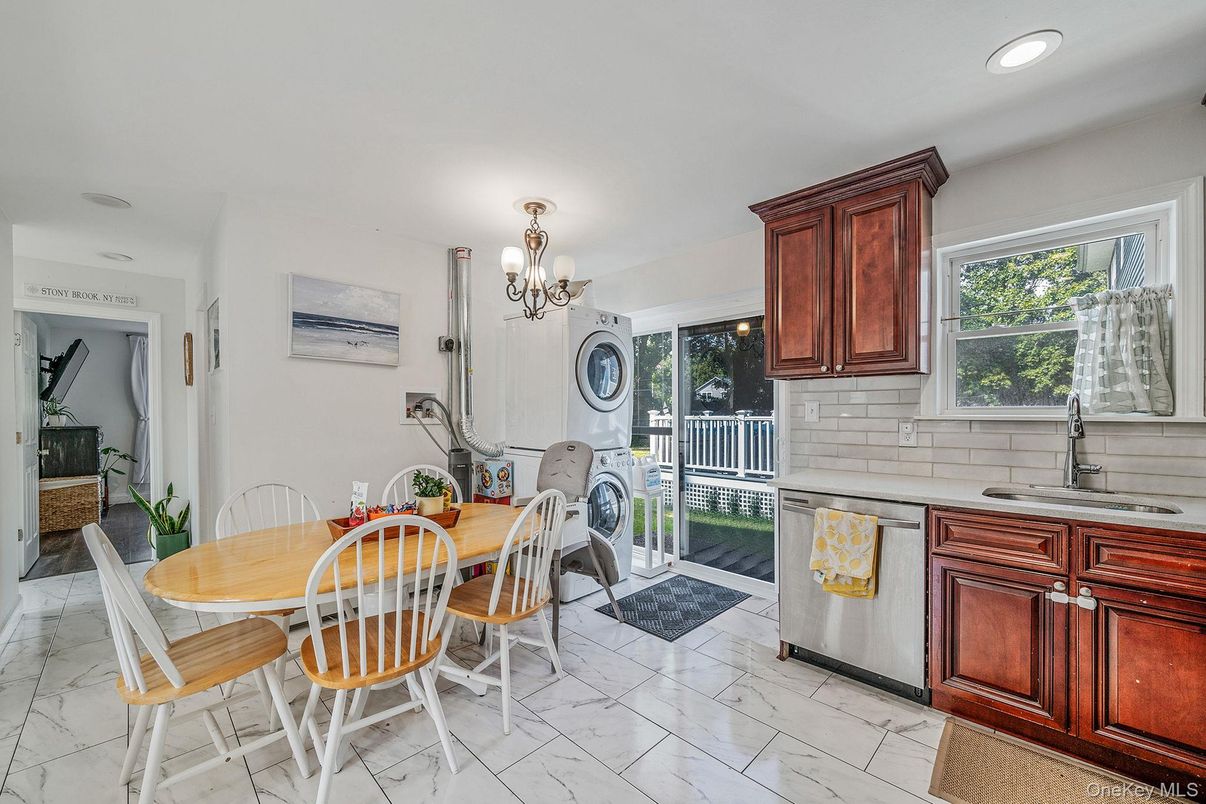 Chandelier, Dining room, Interior, Kitchen, Marble, Recessed Lighting, Washer