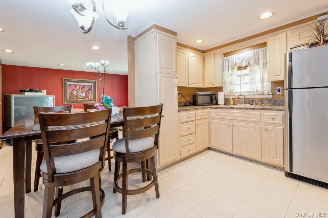 Dining room, Interior, Kitchen, Recessed Lighting