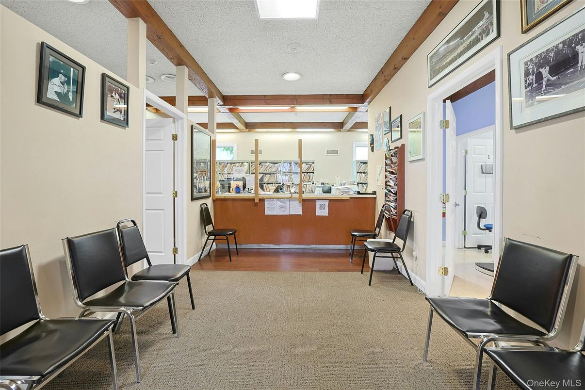 Interior, Recessed Lighting, Wooden Beams, Wood Texture Flooring