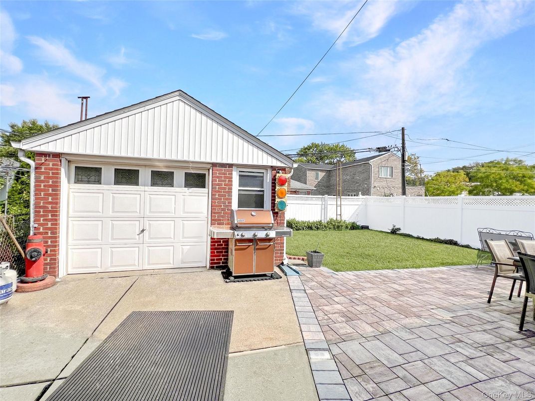 Detached Garage, Exterior