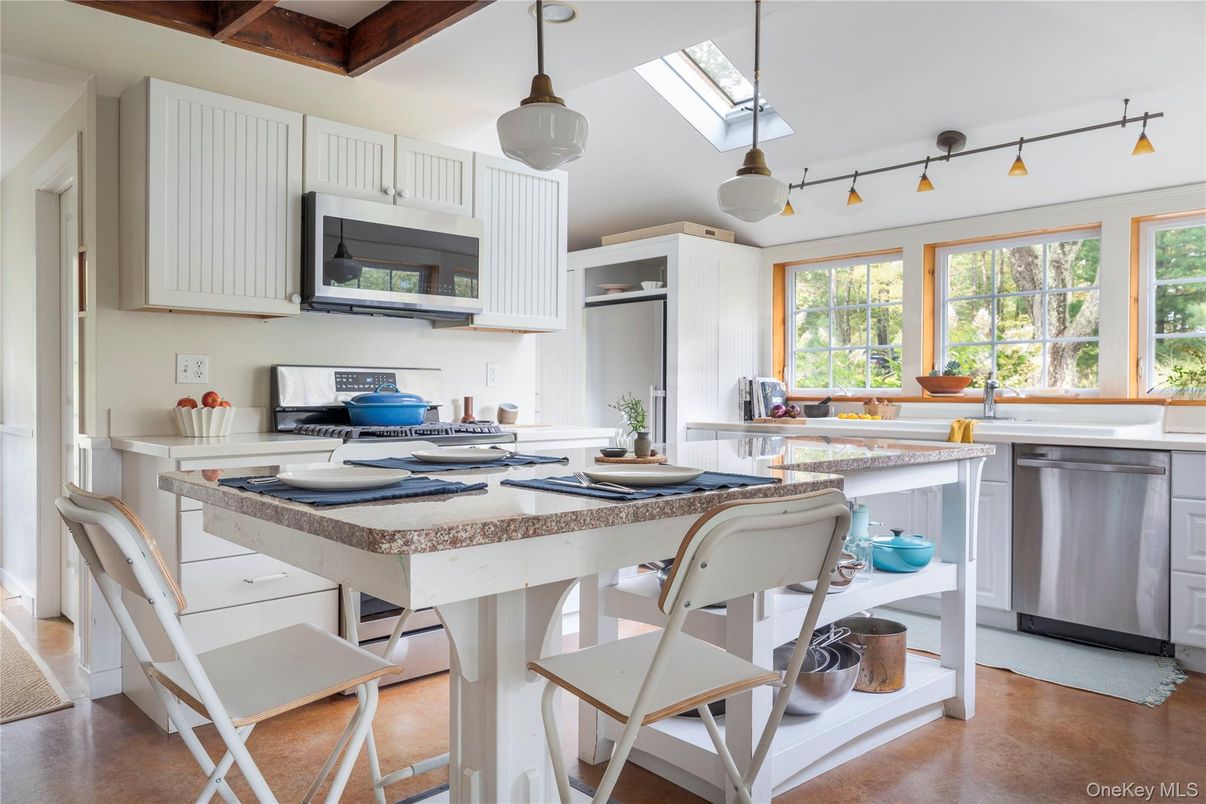 Interior, Kitchen, Pendant Lights, Stainless Steel Appliances