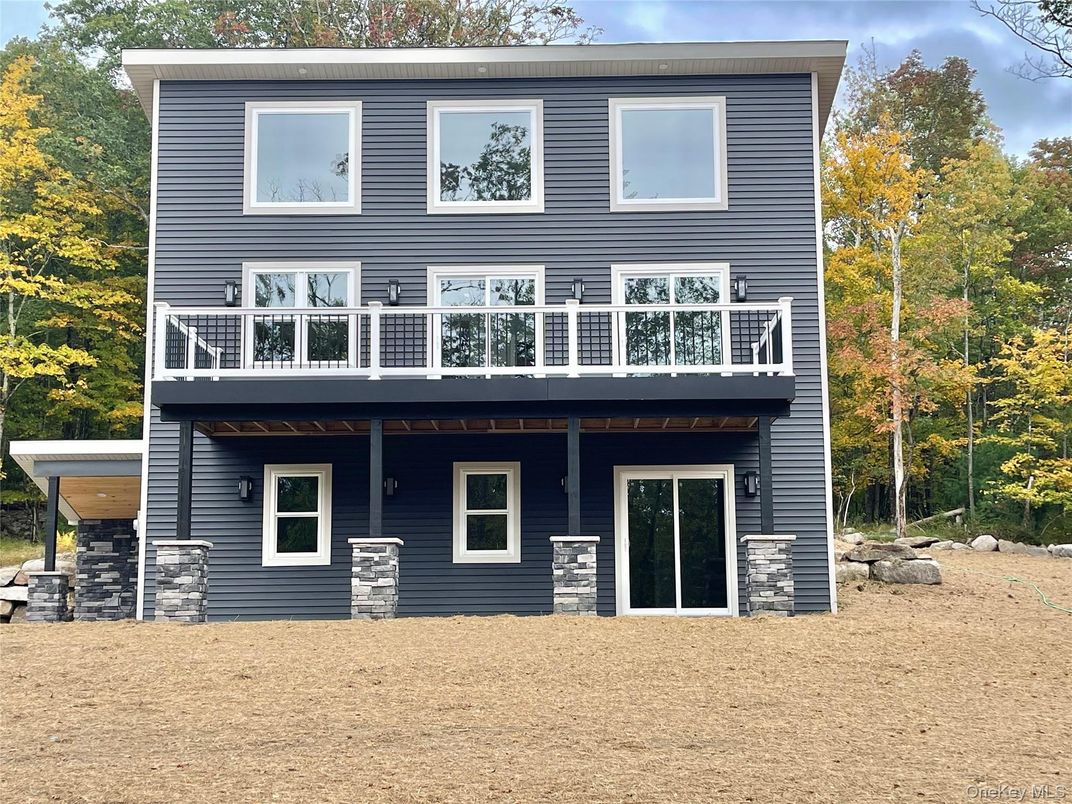 Exterior, Facade, Rowhouse