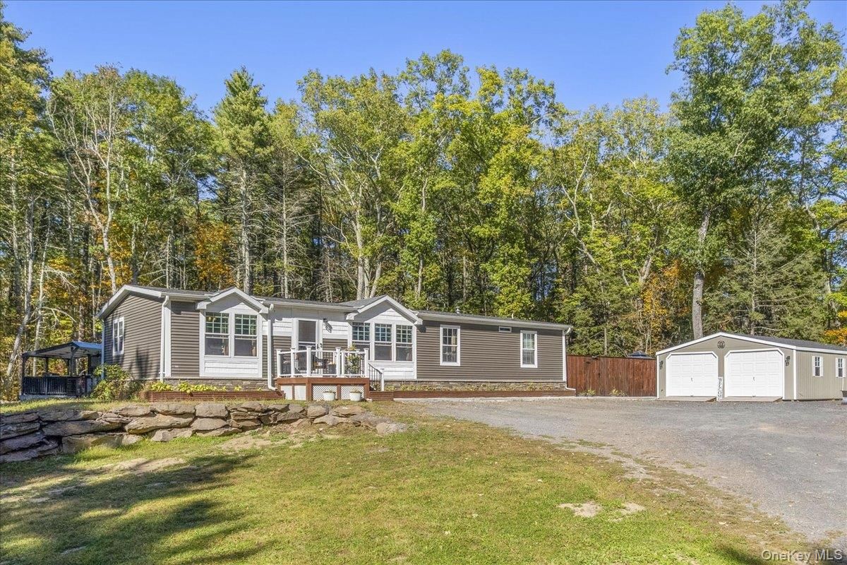 Backyard, Detached Garage, Exterior