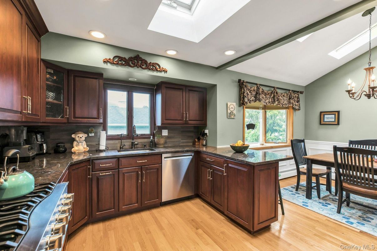 Chandelier, Dining room, Interior, Kitchen, Recessed Lighting, Wood Texture Flooring