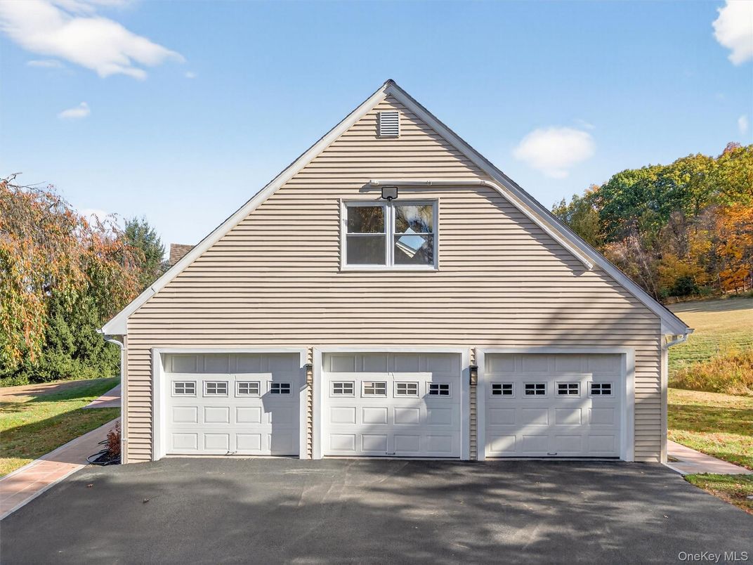 Detached Garage, Exterior