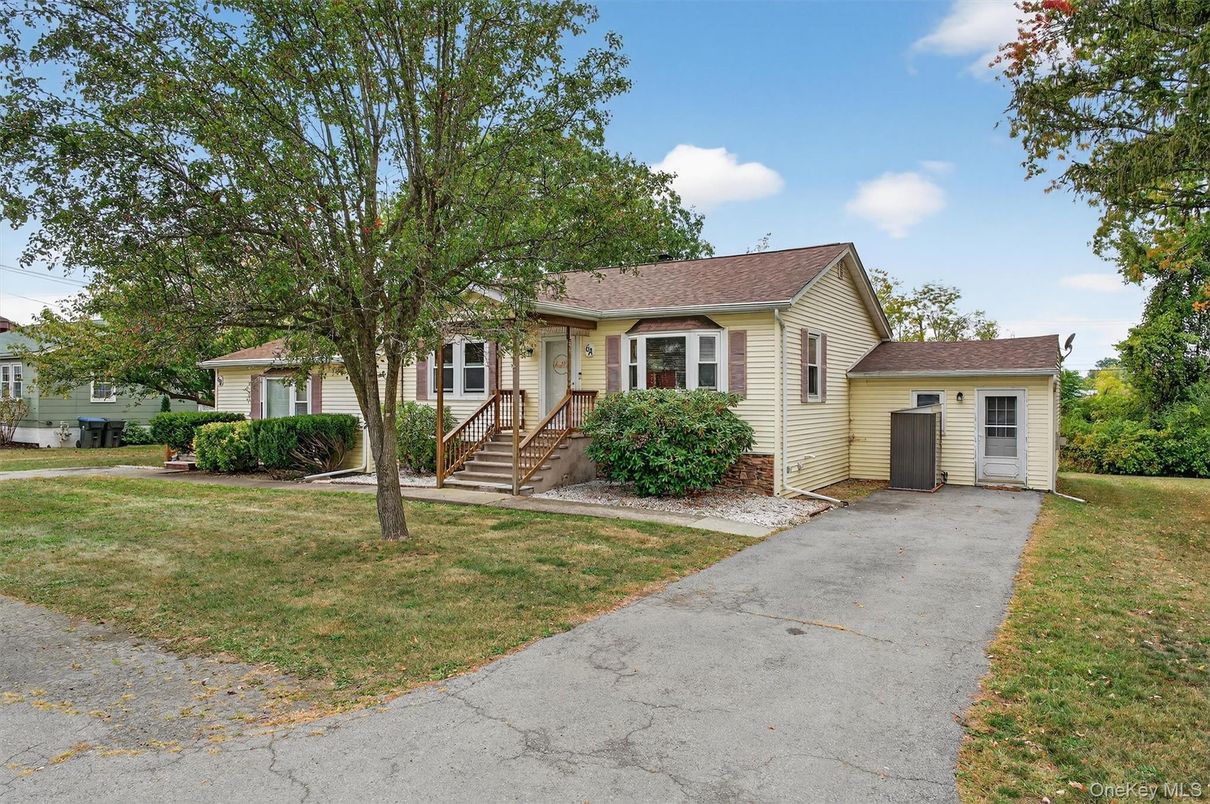 Backyard, Exterior, Facade, Cape Cod