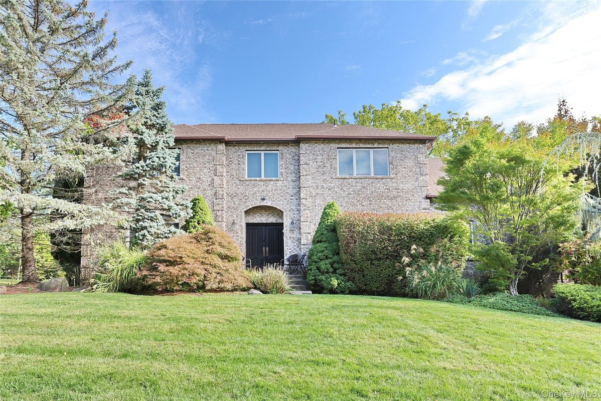 Backyard, Exterior, Facade, Brick Facade, French Provincial
