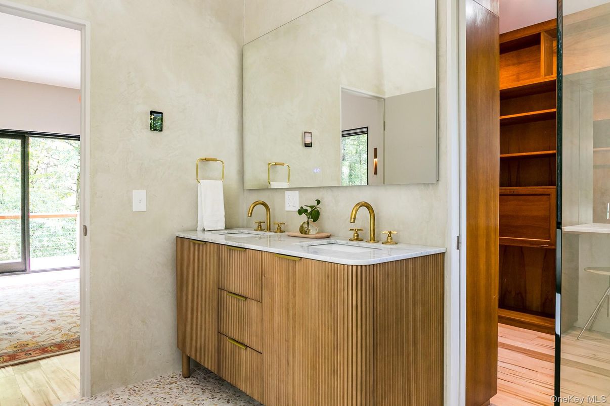 Bathroom, Dual Sink Vanities, Interior, Wood Texture Flooring