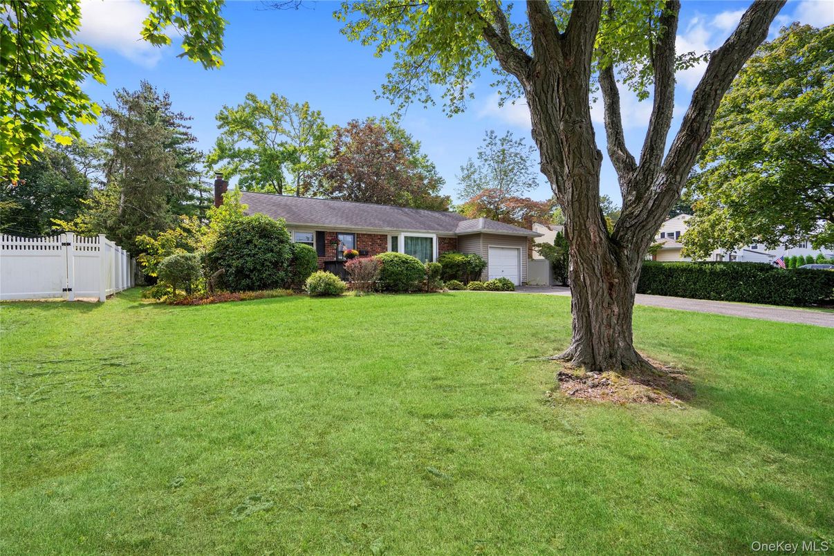 Attached, Backyard, Exterior, Facade, Brick Facade, Ranch