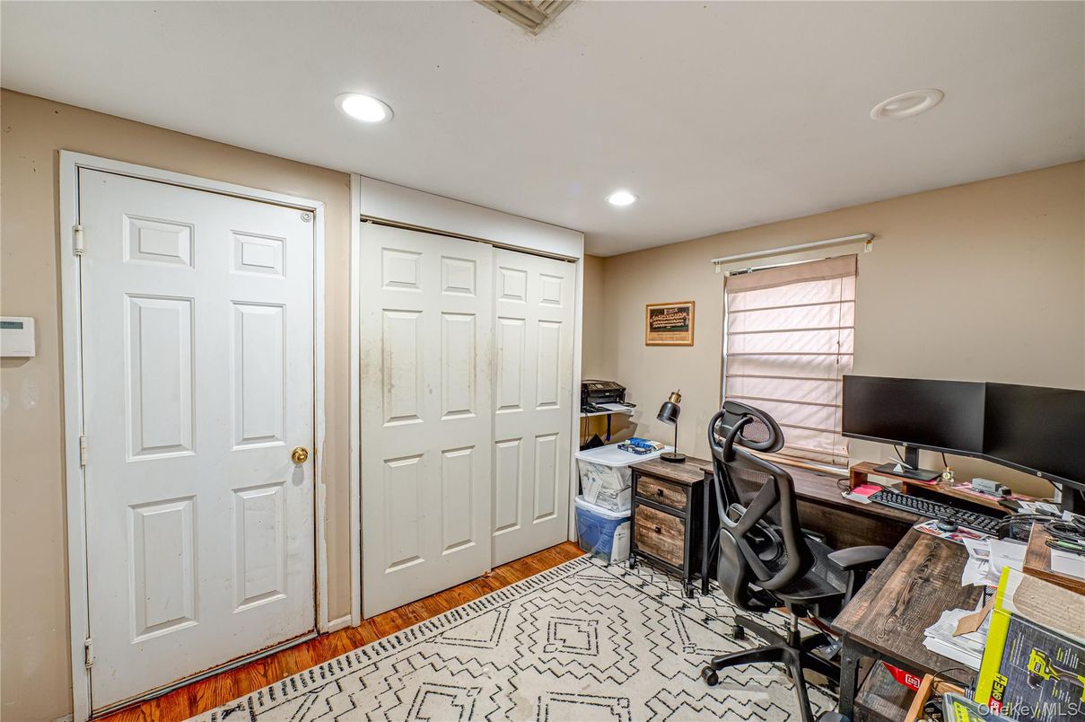 Home Office, Interior, Recessed Lighting, Wood Texture Flooring