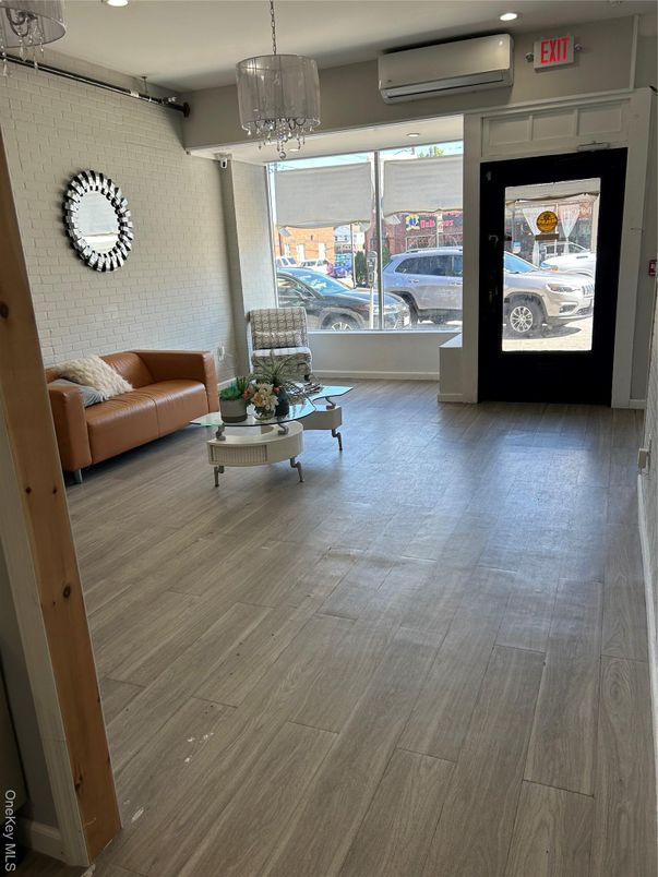 Chandelier, Interior, Living room, Pendant Lights, Recessed Lighting, Wood Texture Flooring