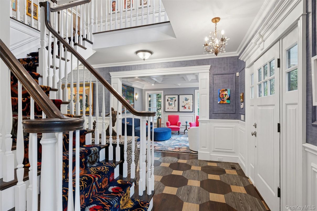 Chandelier, Interior