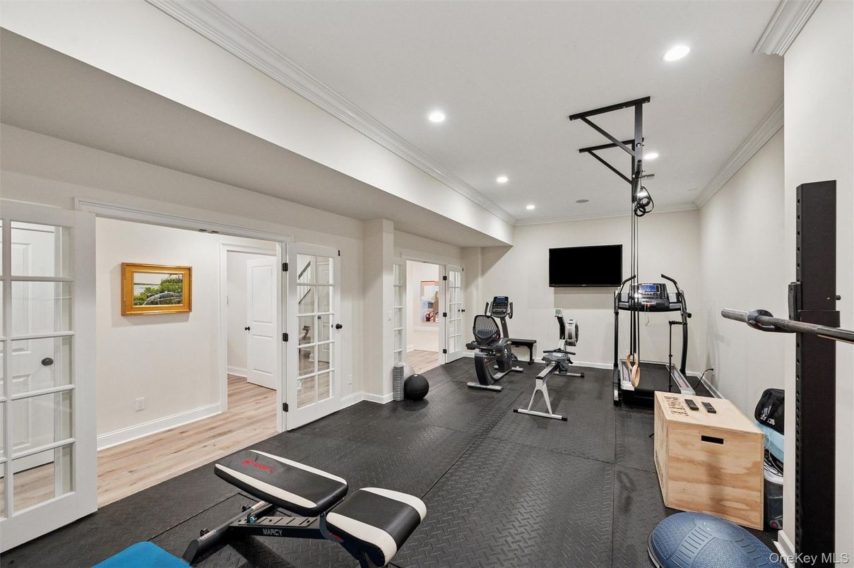 Fitness Equipment, Interior, Recessed Lighting, Wood Texture Flooring
