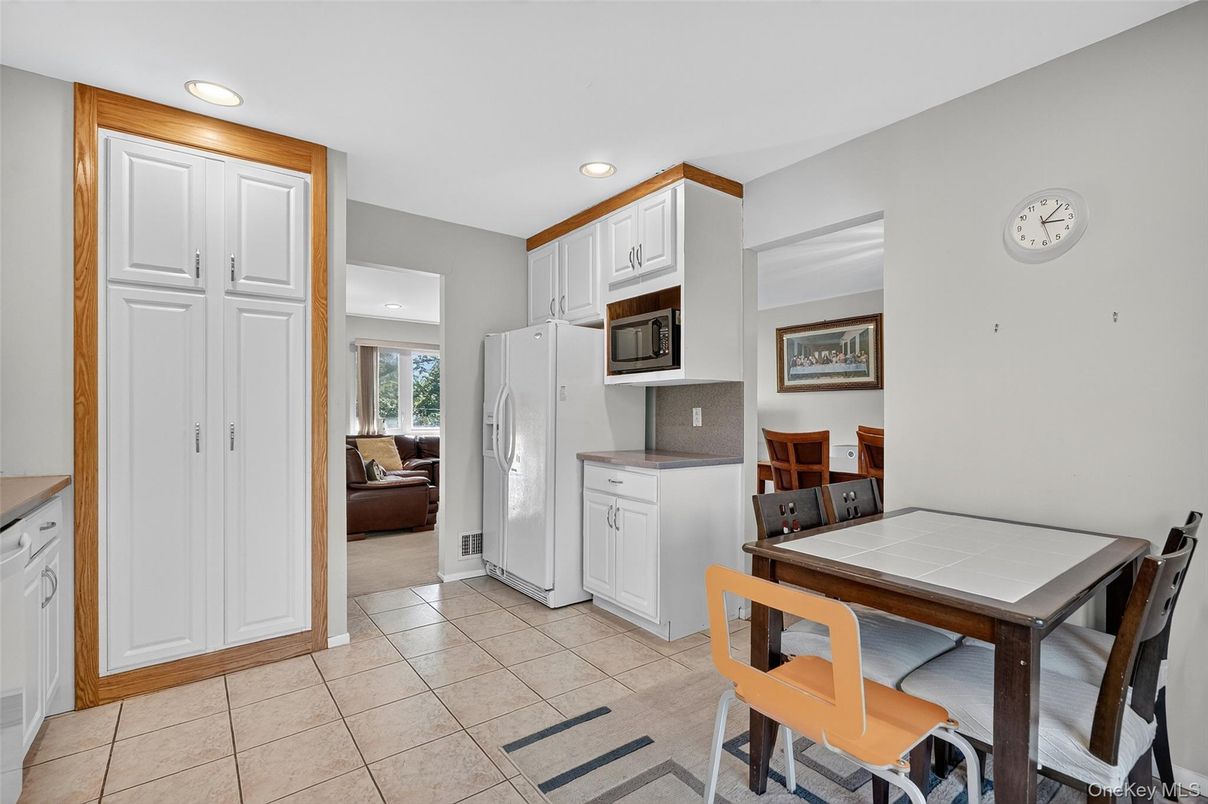 Dining room, Interior, Kitchen, Recessed Lighting
