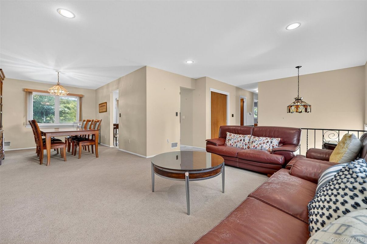 Dining room, Interior, Living room, Pendant Lights, Recessed Lighting