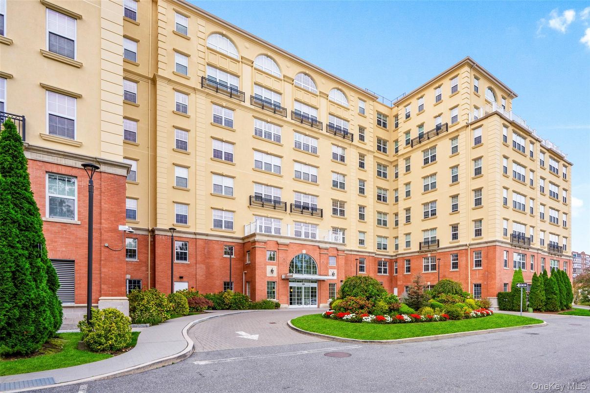 Exterior, Facade, Condo Building