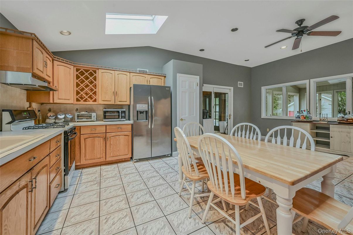 Dining room, Interior, Kitchen, Recessed Lighting