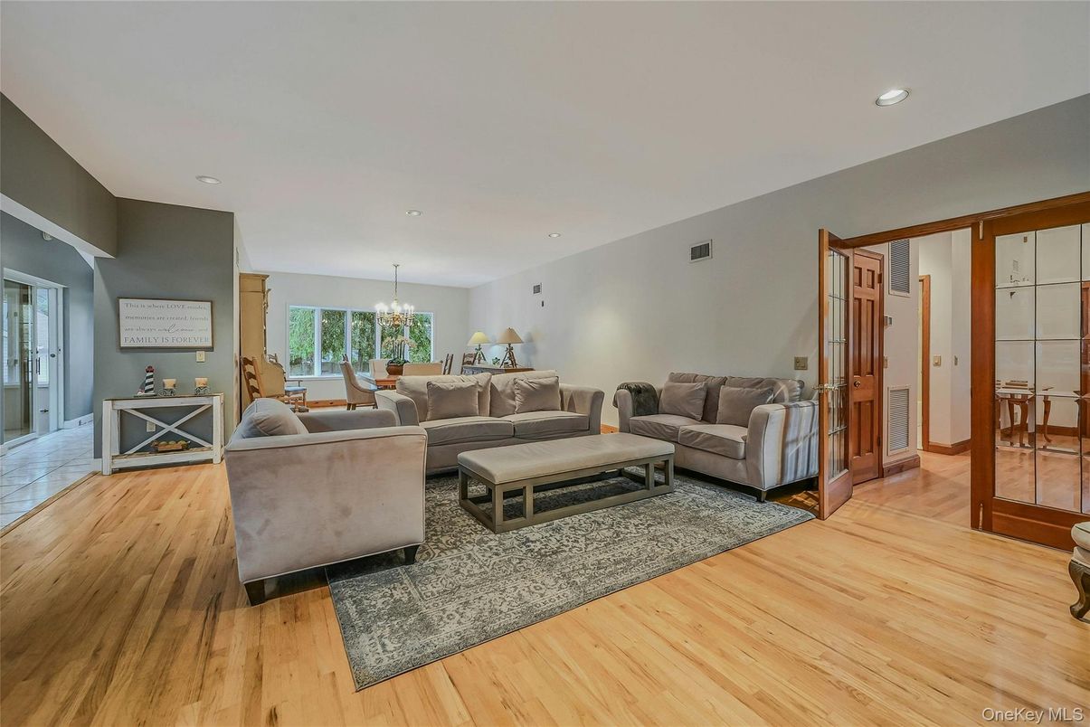 Chandelier, Dining room, Interior, Living room, Recessed Lighting, Wood Texture Flooring