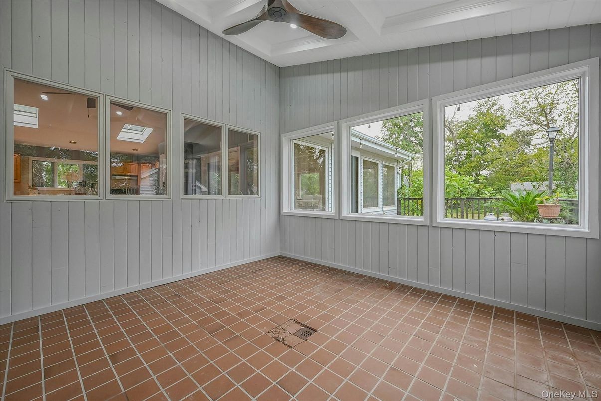 Empty room, Interior, Sun Room