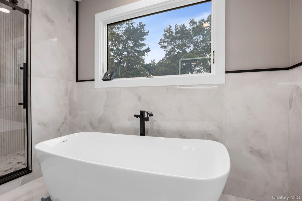 Bathroom, Free Standing Baths, Interior, Marble Walls