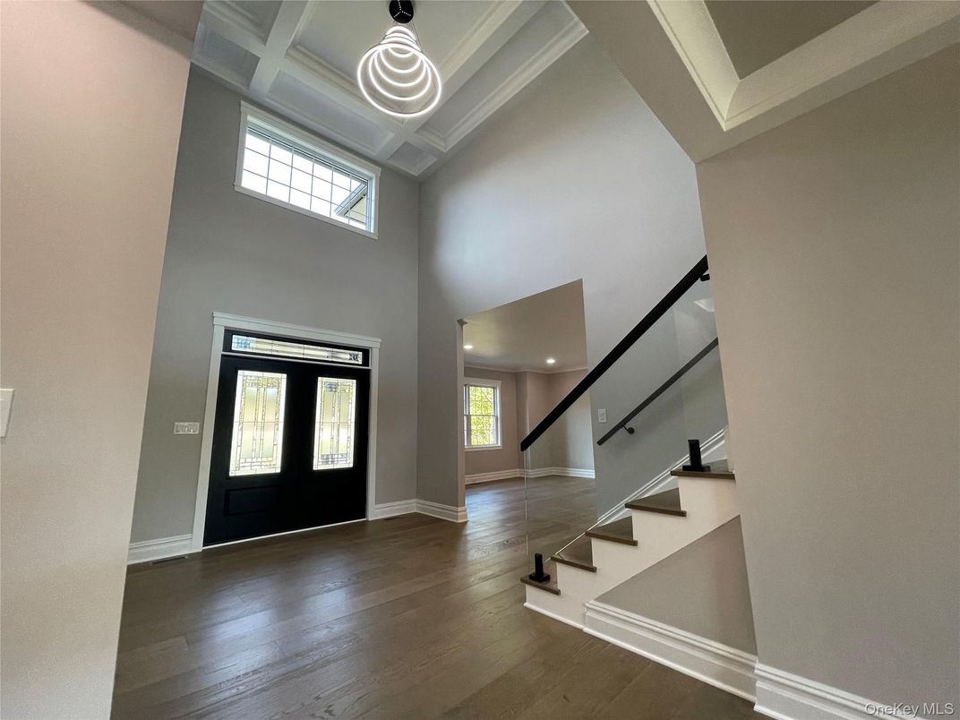 Interior, Pendant Lights, Recessed Lighting, Wood Texture Flooring