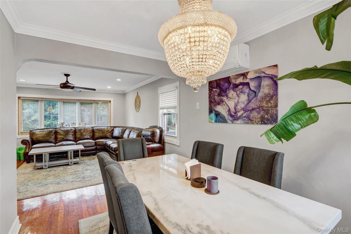 Chandelier, Dining room, Interior, Living room, Recessed Lighting, Wood Texture Flooring