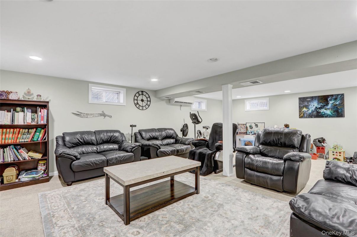 Fitness Equipment, Interior, Living room, Recessed Lighting