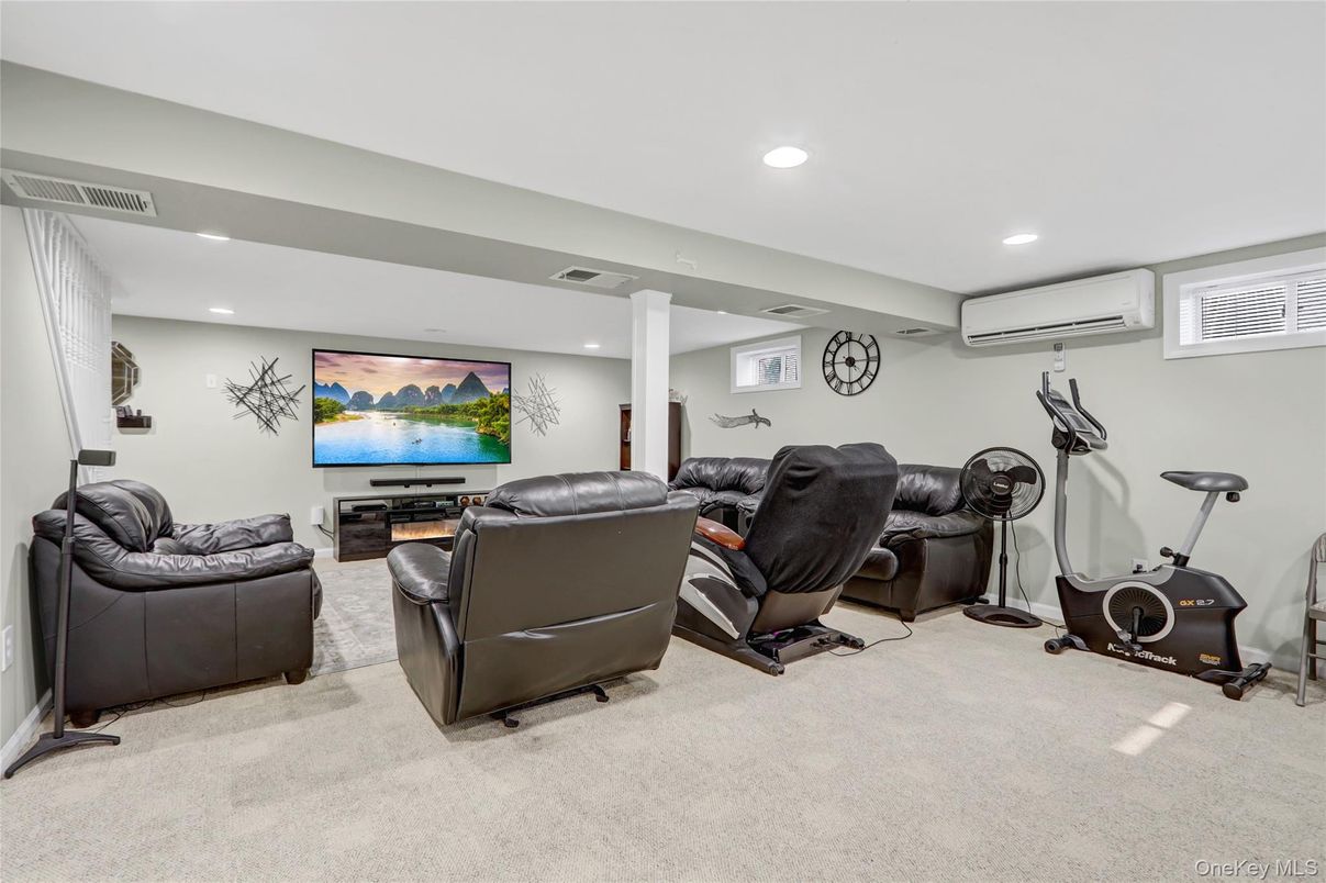 Fitness Equipment, Interior, Living room, Recessed Lighting