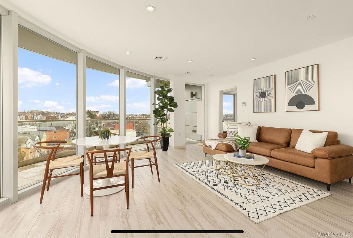 Dining room, Interior, Living room, Recessed Lighting, Wood Texture Flooring