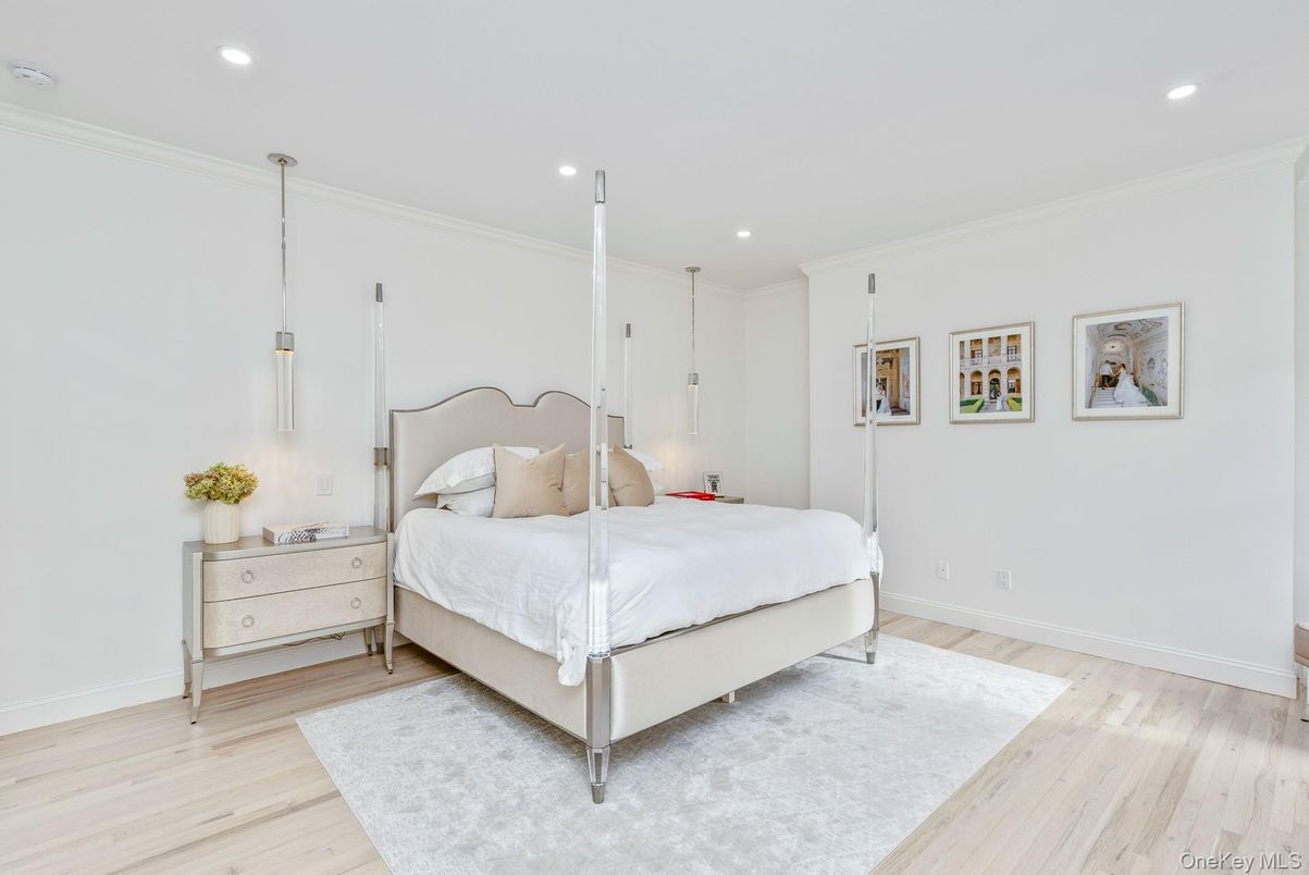 Bedroom, Interior, Pendant Lights, Recessed Lighting, Wood Texture Flooring