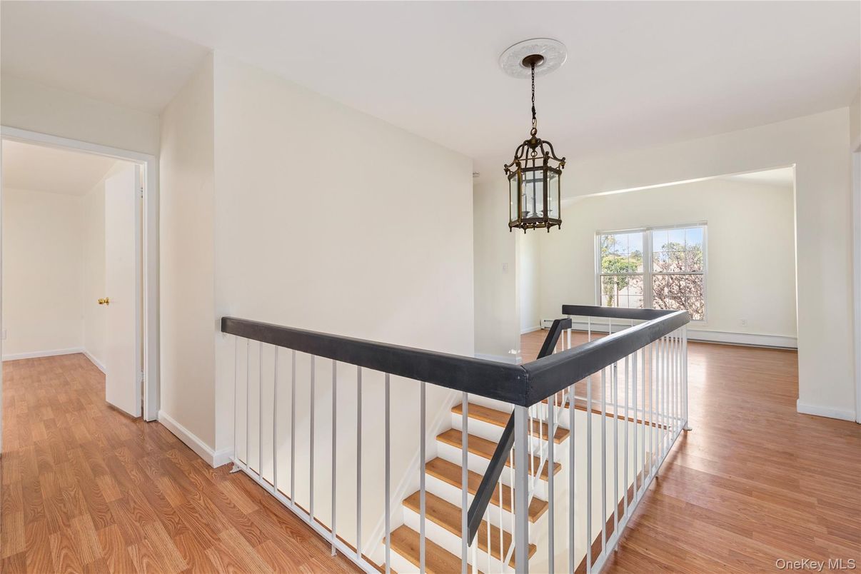 Interior, Pendant Lights, Wood Texture Flooring