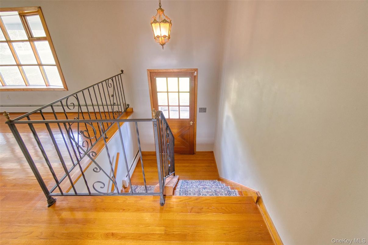 Interior, Pendant Lights, Wood Texture Flooring