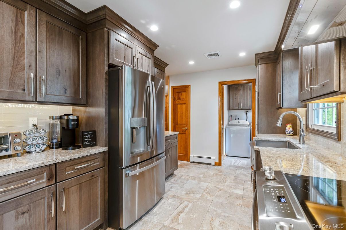 Interior, Kitchen, Recessed Lighting, Washer