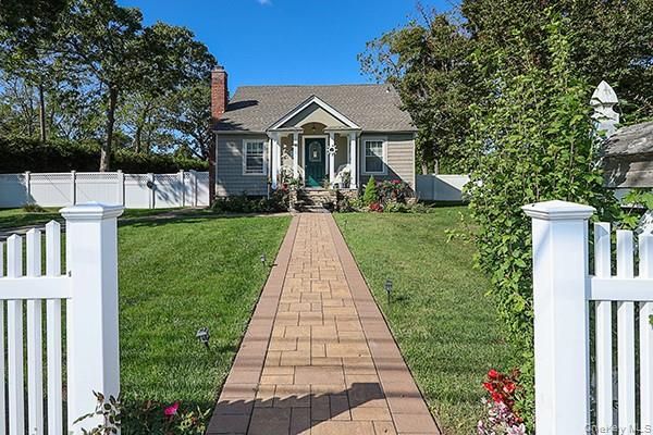 Backyard, Exterior, Facade, Cape Cod