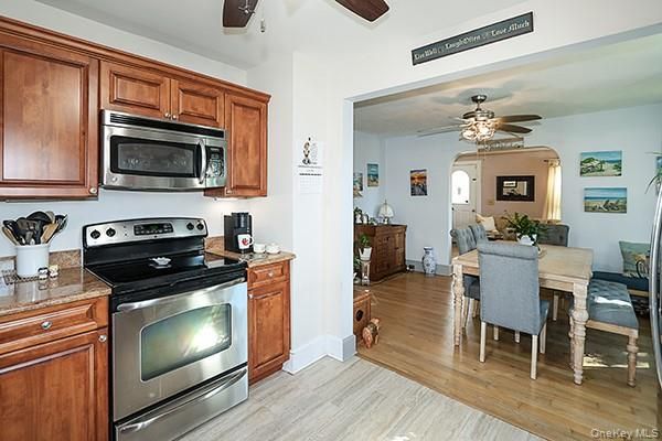 Dining room, Interior, Kitchen, Stainless Steel Appliances, Wood Texture Flooring