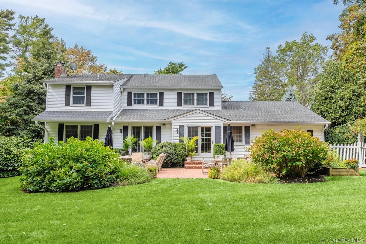 Exterior, Facade, Farmhouse