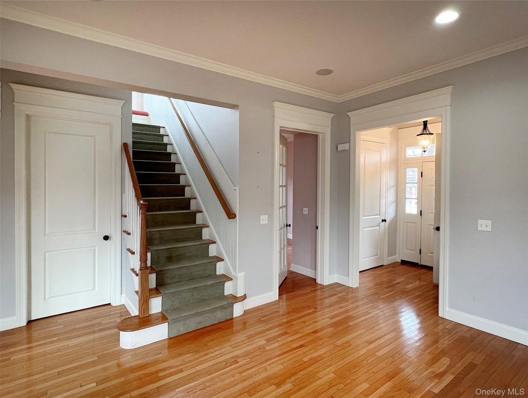 Interior, Pendant Lights, Recessed Lighting, Wood Texture Flooring
