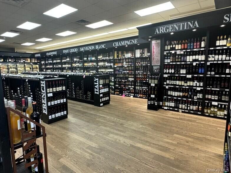 Interior, Recessed Lighting, Wine Storage, Wood Texture Flooring